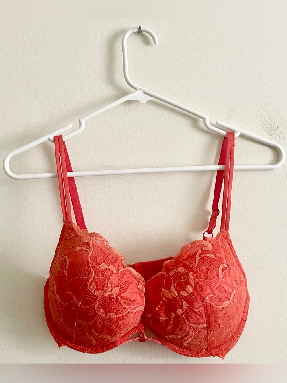 🍊 Victoria's Secret Orange Lace Underwire Bra with Double Straps 🍊